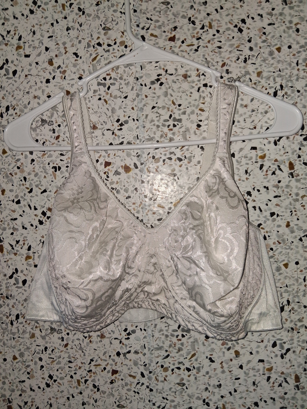 Playtex Everyday Bra Bra Size 44DD White No Padding Wireless